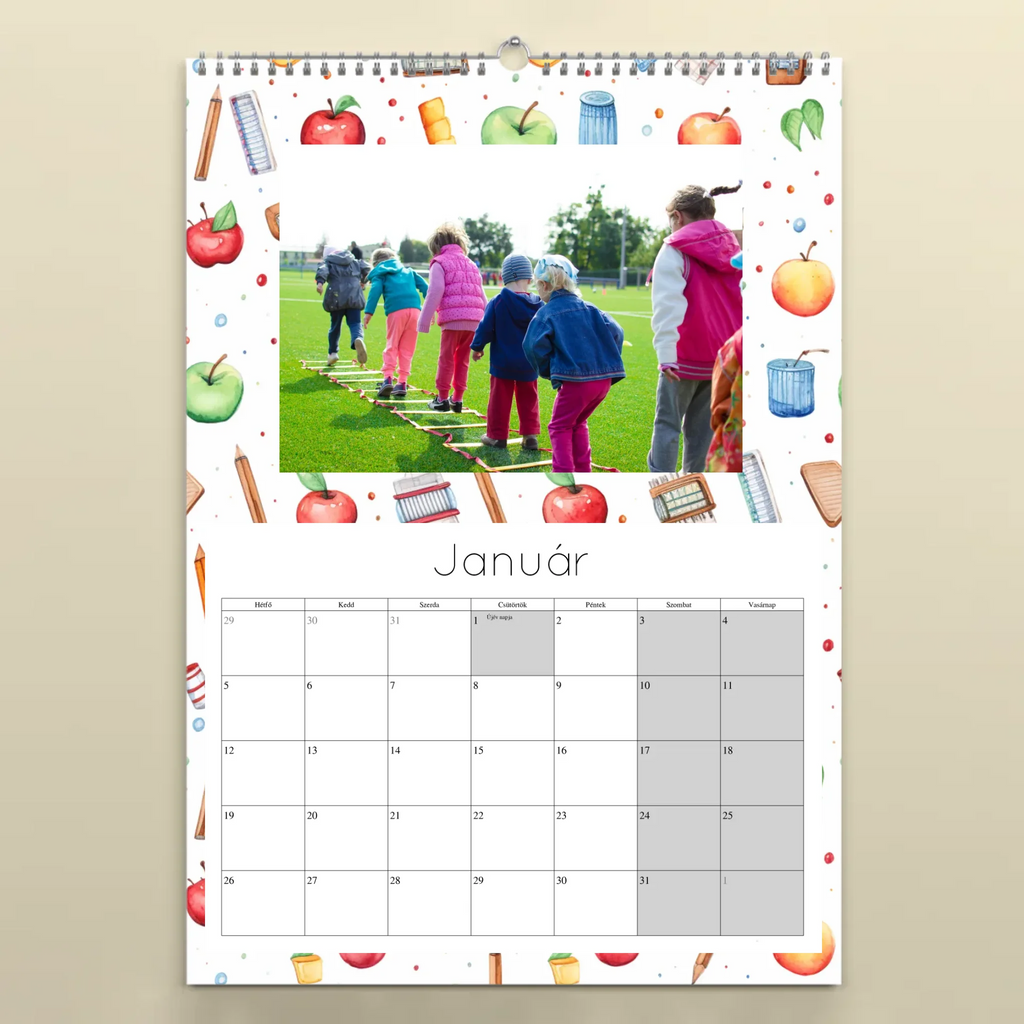 Egyedi fényképes falinaptár tanároknak 2026 - jegyzetelős