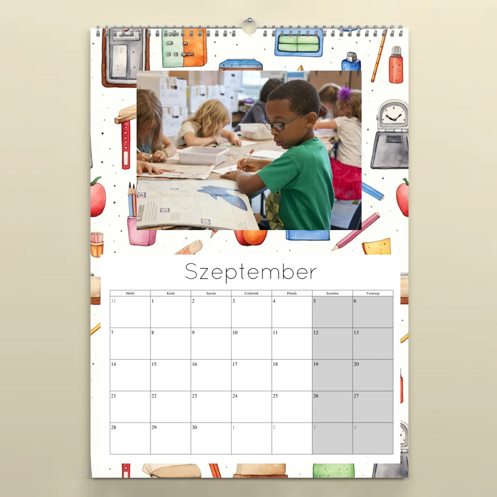 Egyedi fényképes falinaptár tanároknak 2026 - jegyzetelős