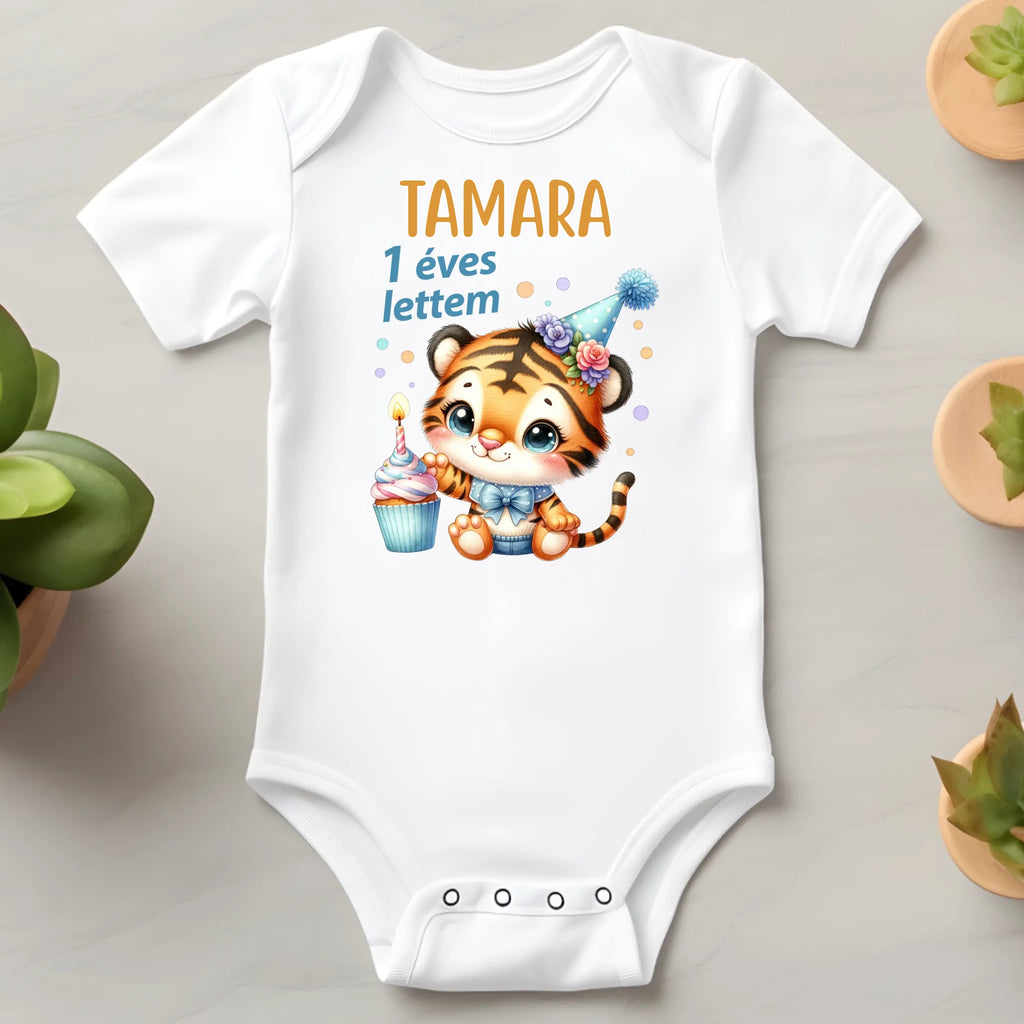 Egyedi baba body névvel 1 éves lettem - Ajándékverzum