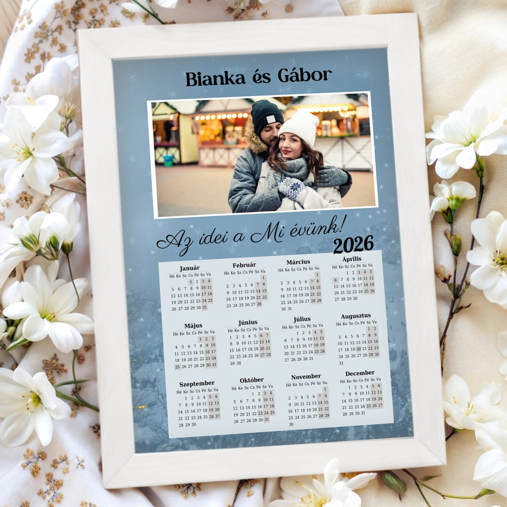 Egyedi A mi évünk lesz - 2026 ajándék naptár képkeretbenfalikép A4 méretben - Ajándékverzum