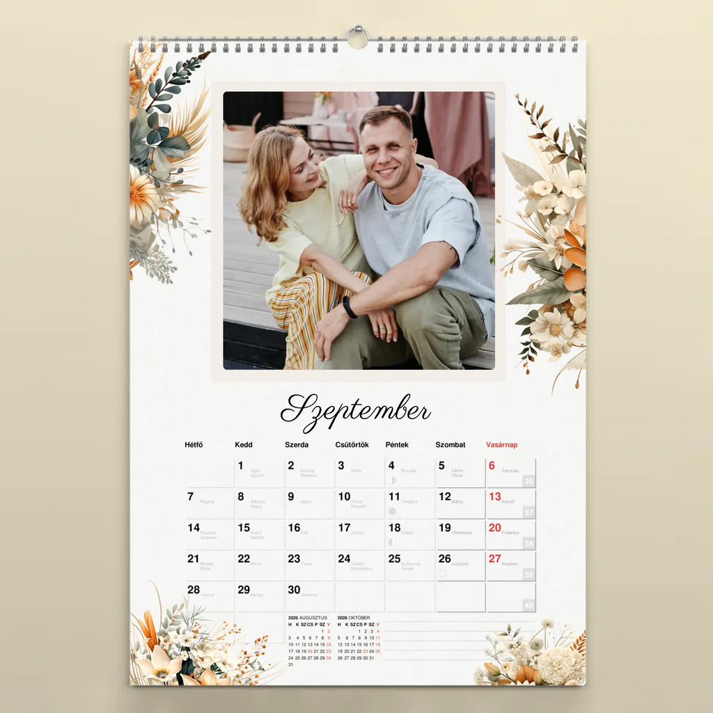 Egyedi fényképes falinaptár névnapokkal 2026 négyzetes képekkel