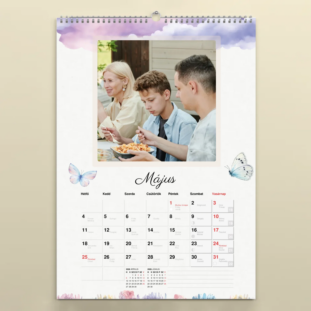 Egyedi fényképes falinaptár névnapokkal 2026 négyzetes képekkel
