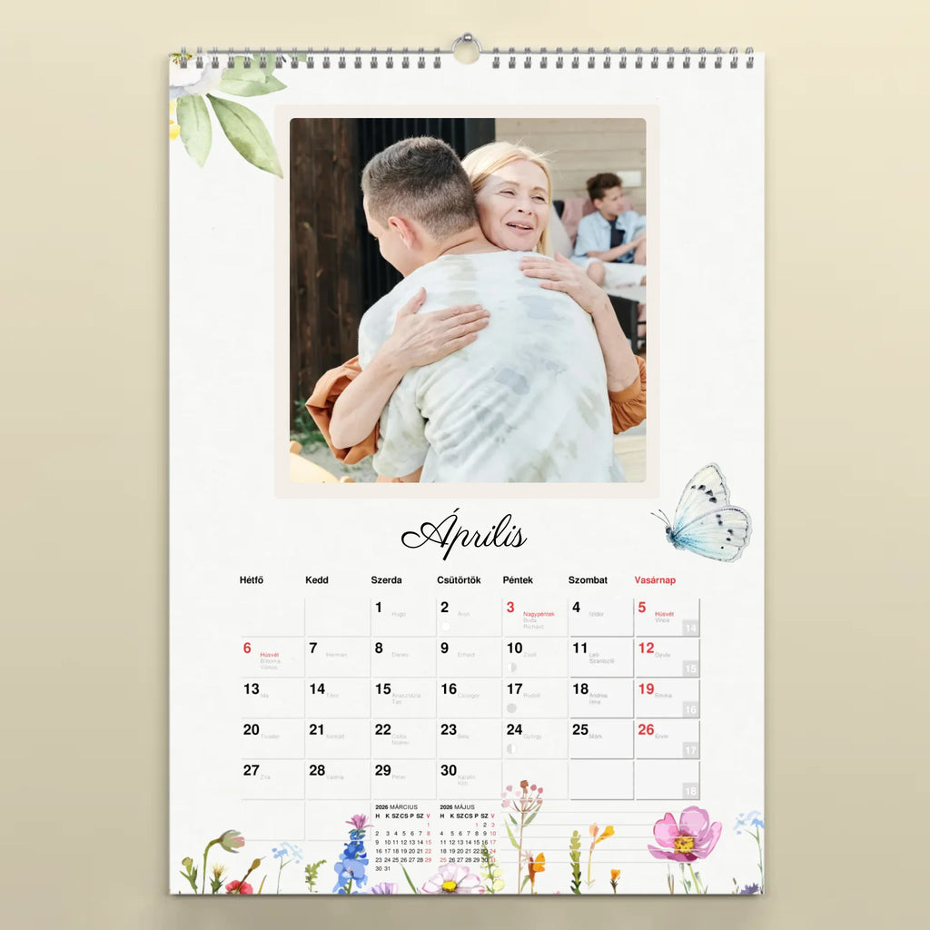 Egyedi fényképes falinaptár névnapokkal 2026 négyzetes képekkel