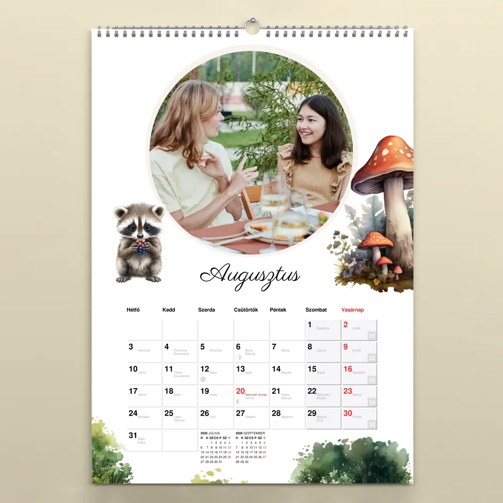 augusztus