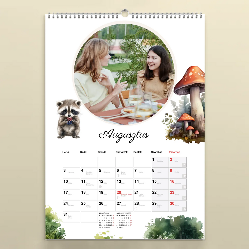 augusztus