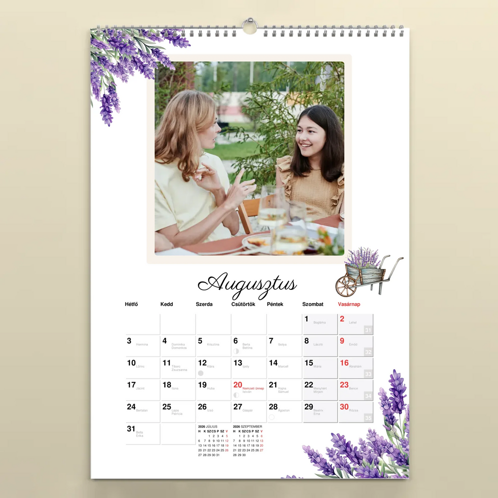 augusztus