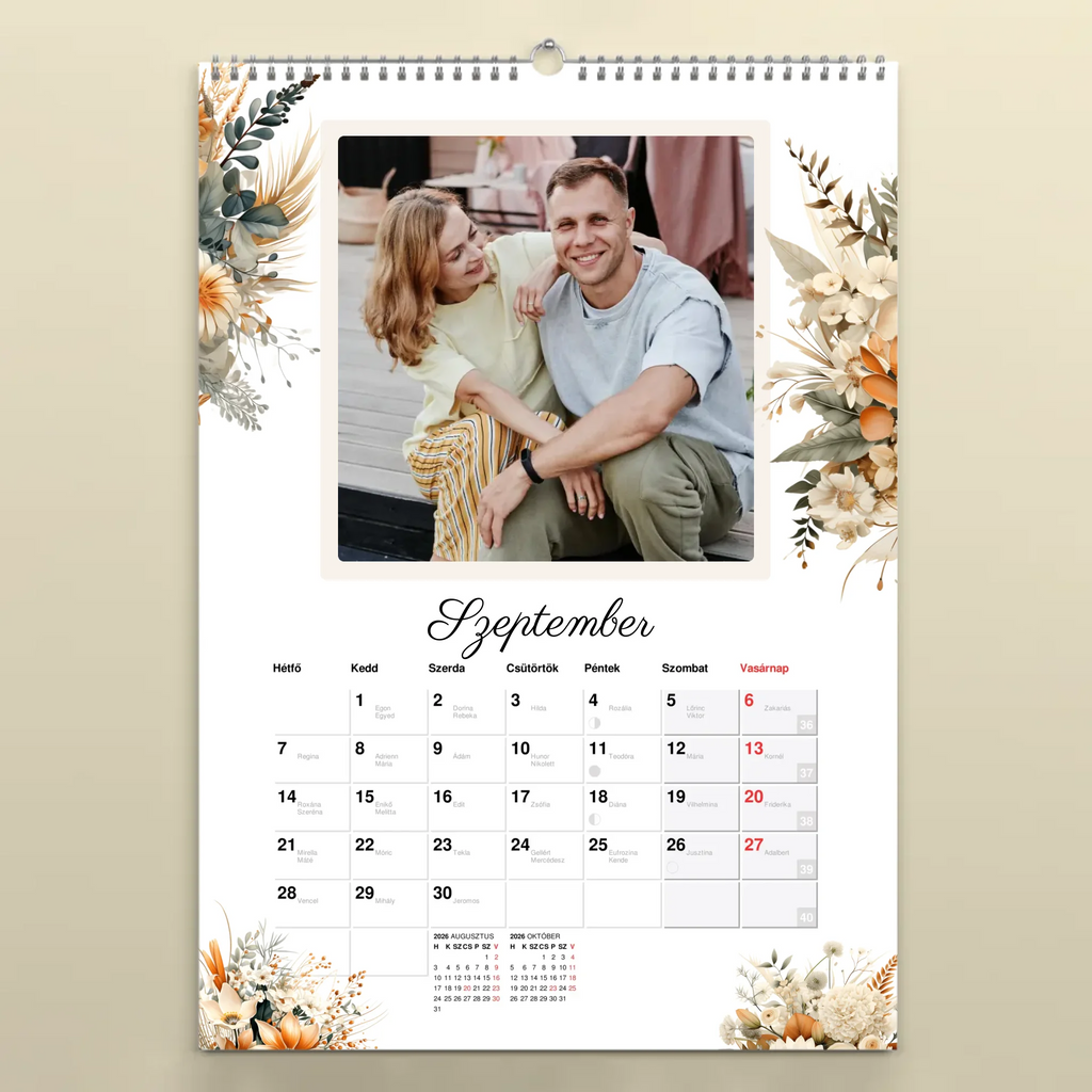 Egyedi fényképes falinaptár névnapokkal 2026 négyzetes képekkel