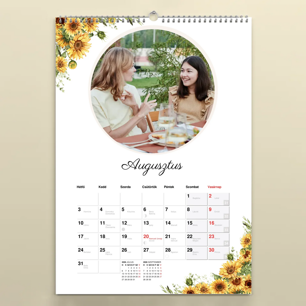 augusztus